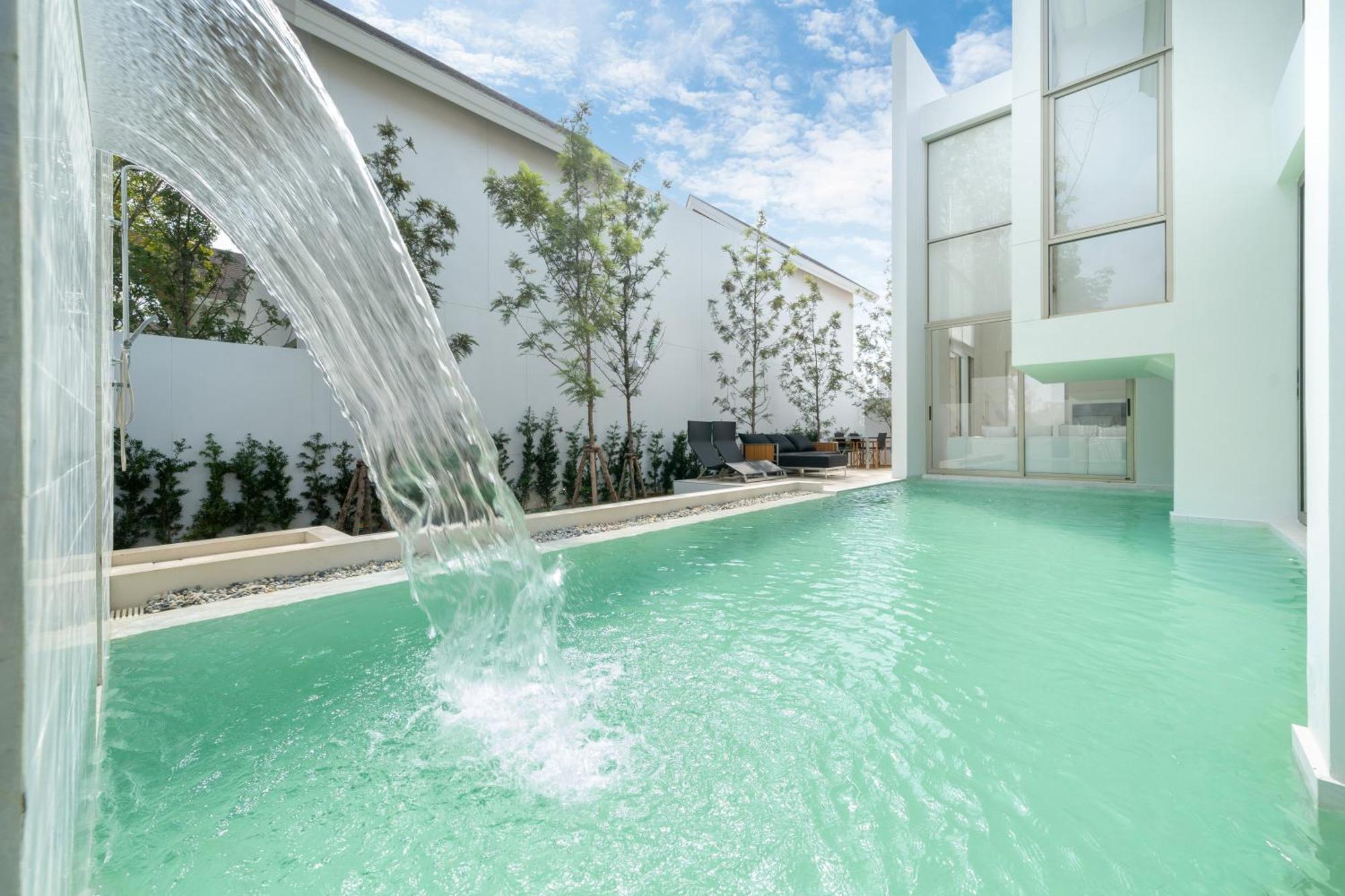 Elegant Nature With Private Swimming Pool Villa *